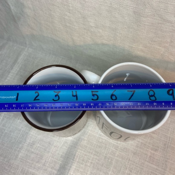 Cat Lovers Set of 2 Coffee/Tea Mugs MEOW & Cat Lying On Back 1 Ceramic 1 Metal - Picture 7 of 7